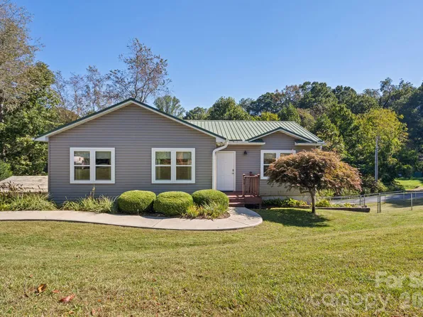 74 Ridgeline Rd, Clyde, NC 28721