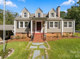625 E Park Dr, Lincolnton, NC 28092