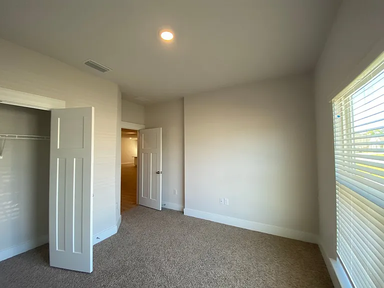 3398 Southwind Dr — Photo 32