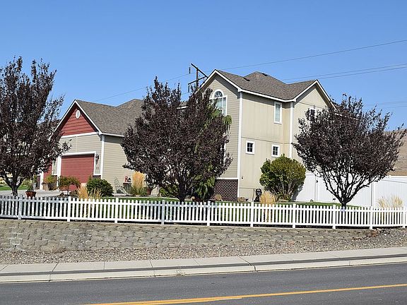 4th image of 815 Trout Lake Ct