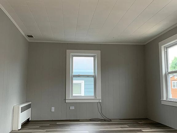 5th image of 117 Tolles St