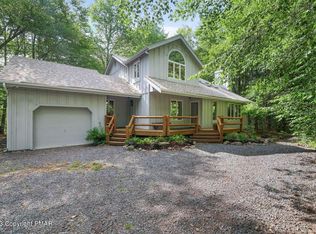 127 Cumberland Rd, Pocono Pines, PA 18350