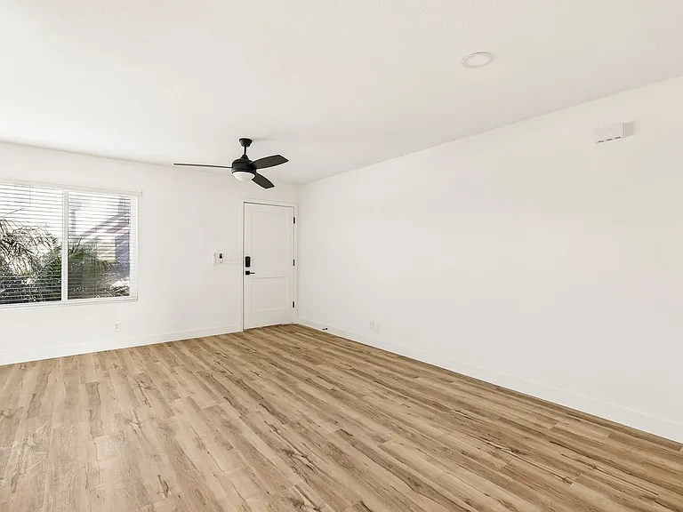 The Crest |NEWLY Renovated Studios, Lofts, 1, 2 & 3 Bedroom Homes Near the Beach — Photo 49