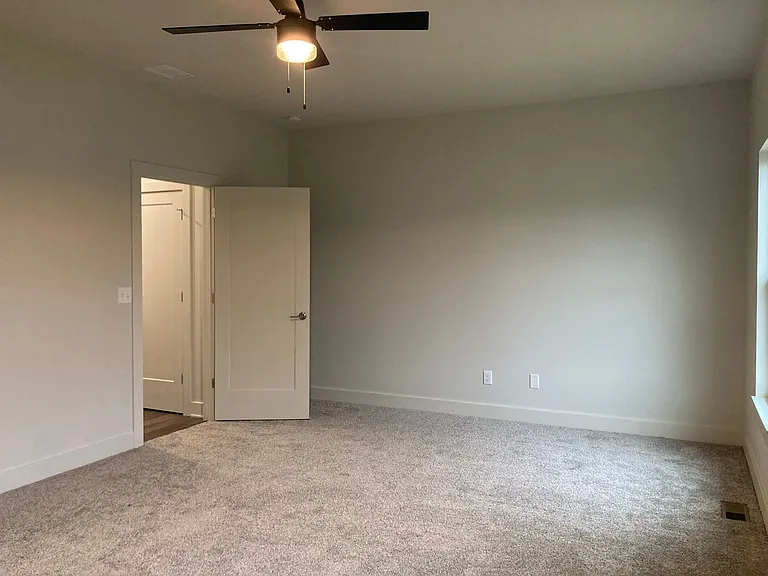 312 Lincoln St — Photo 55