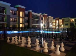 Crown Lone Oak Apartment Homes, Edmond, OK 73013
