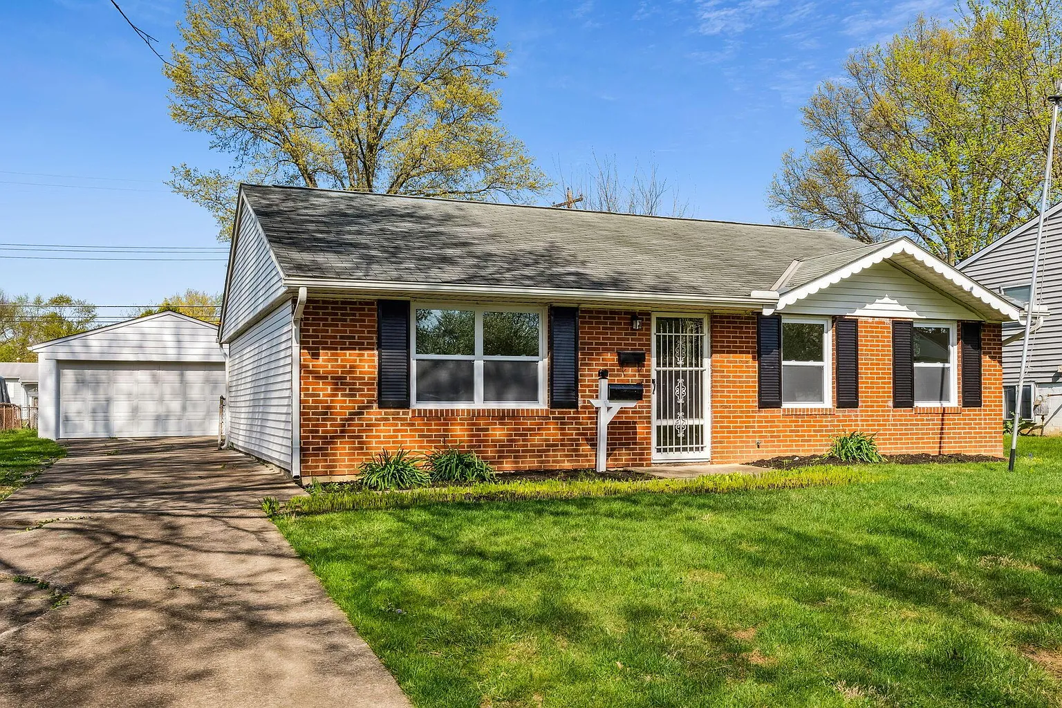 325 Haymarket Pl photo 1