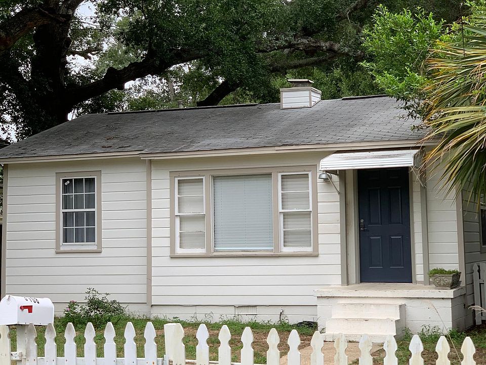 1st image of 3108 E Desoto St