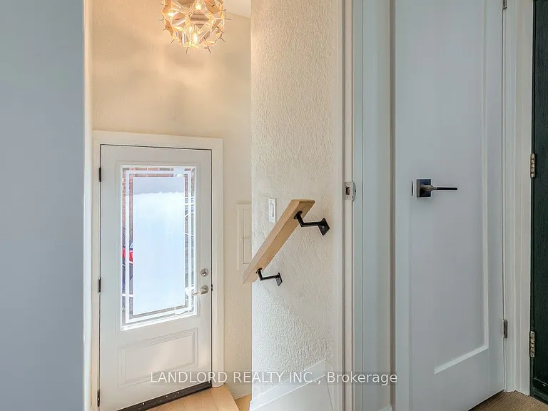 29 Hutton Ave — Photo 18