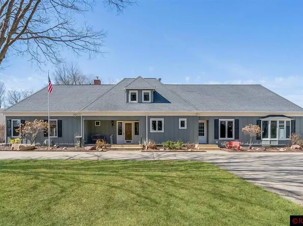 730 S 4th St, Le Sueur, MN 56058