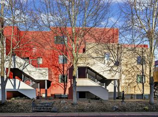 910 NW Naito Pkwy APT I18, Portland, OR