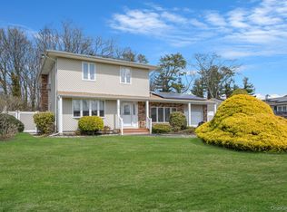 51 Wexford Drive, Oakdale, NY