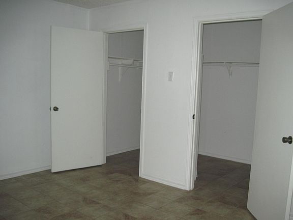 4th image of 630 Jefferson St E #1