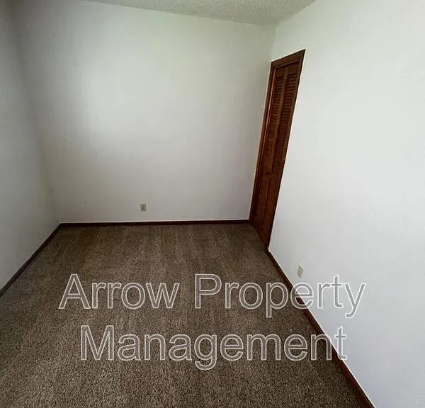 1304 S Jackson St — Photo 9