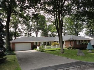 255 W High St, East Palestine, OH 44413