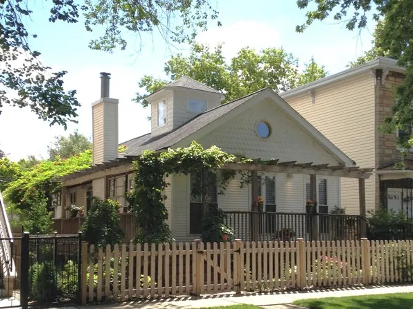 2207 N Maplewood Ave, Chicago, IL 60647