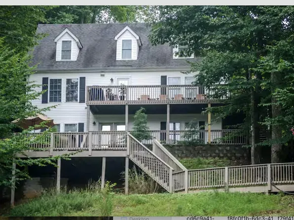 1211 Pats Dr, Moneta, VA 24121