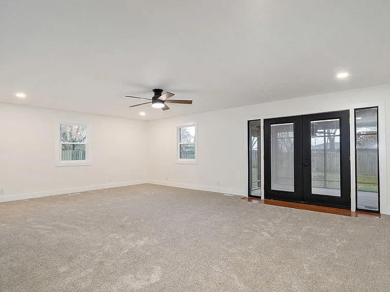 701 Hillcrest Ave — Photo 6