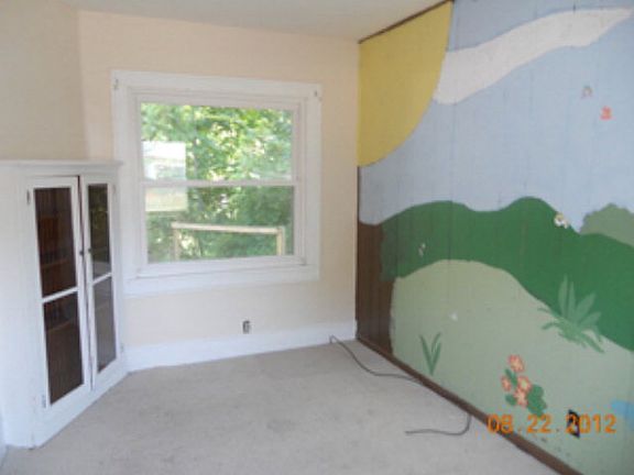 3rd image of 592 Heineman Blvd