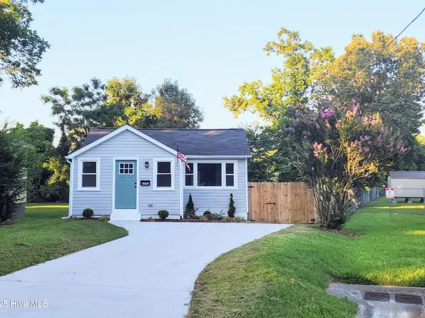 702a Richardson Street # A, Elizabeth City, NC 27909