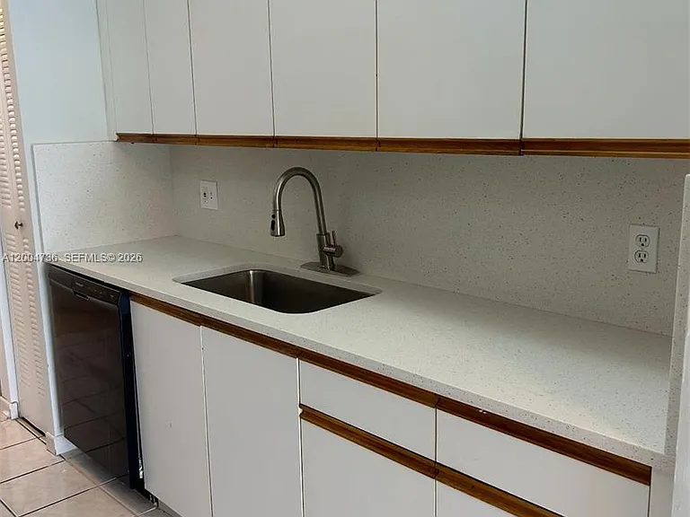 12501 SW 14th St #315R — Photo 2
