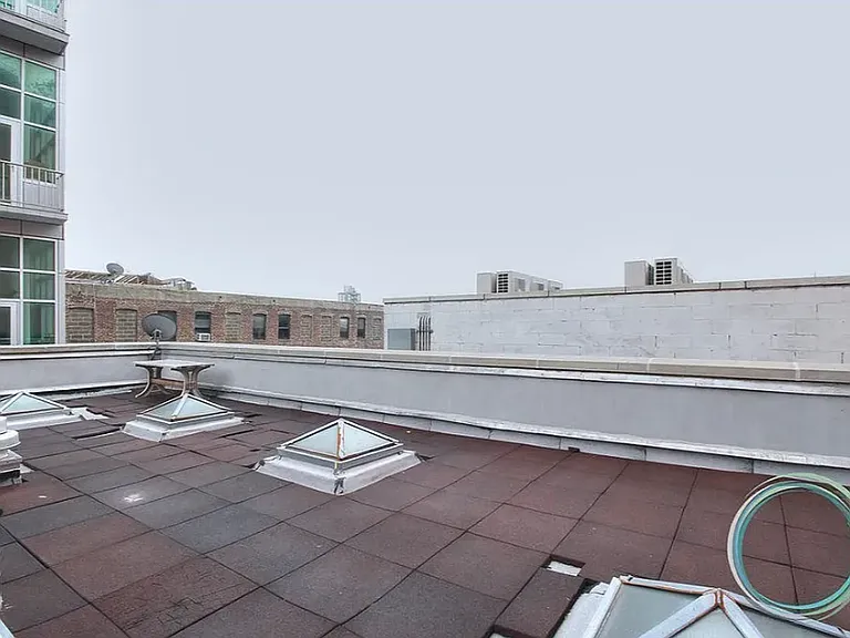 471 Keap St #1L — Photo 8