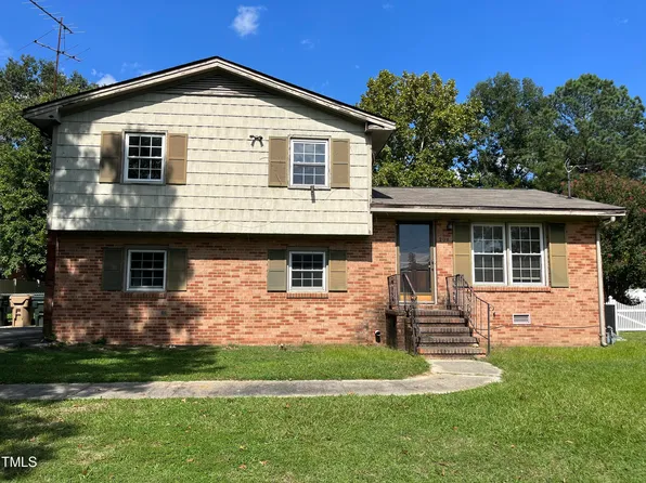 204 Flamingo Dr, Clayton, NC 27520