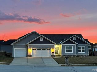 1109 Macintosh Ct, O'Fallon, IL 62269