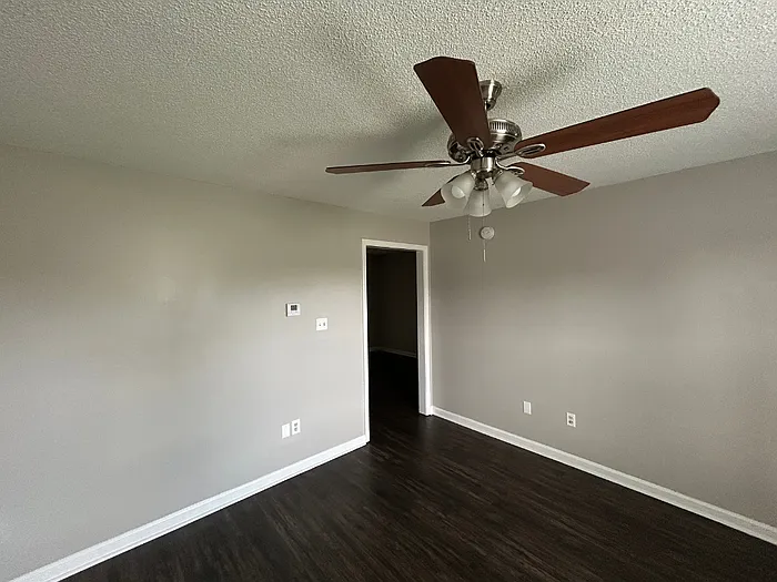 4 bed, 3.0 bath, 2046 sqft, $1,895 — Photo 3