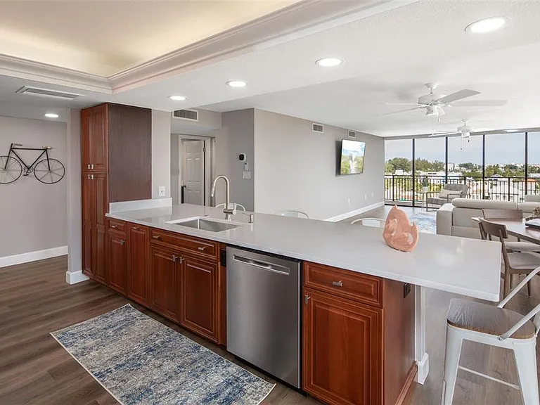 7650 Bayshore Dr #606 — Photo 5