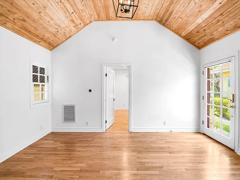 9016 Rangely Ave — Photo 9