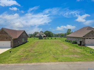 13 Village Ln, Boaz, AL 35956