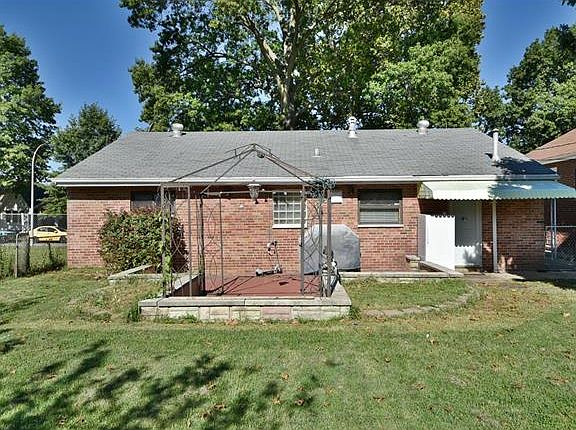 5th image of 5010 Dewey Ave