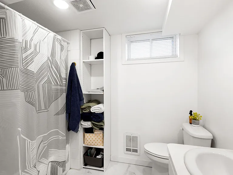 204 Dove Ave #2 — Photo 4