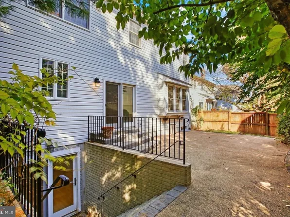 (undisclosed Address), Fairfax, VA 22033