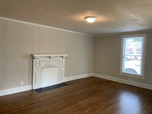2nd image of 455 Elmira St