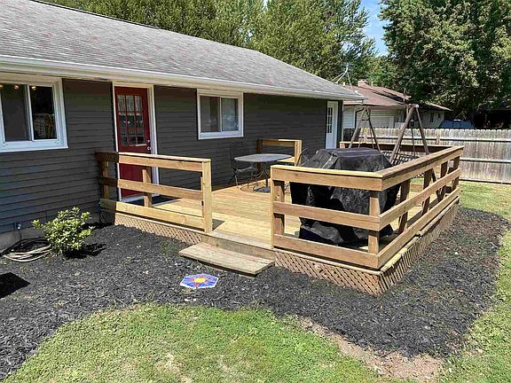 5th image of 831 Elm Dr
