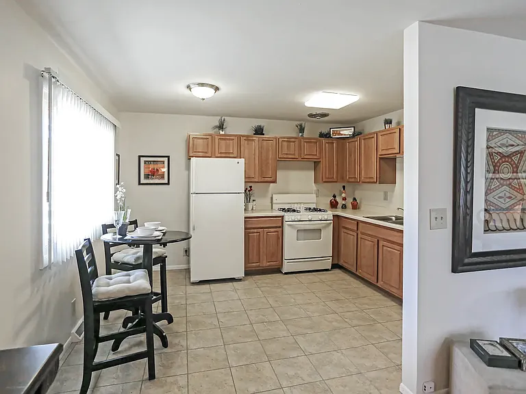 Bradley Place Townhomes — Photo 10