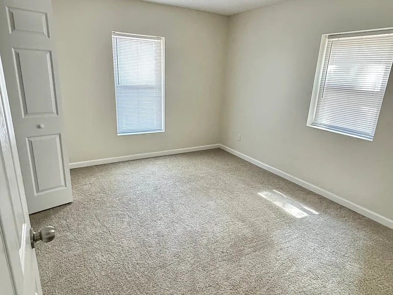1210 Ridgewood Dr — Photo 8