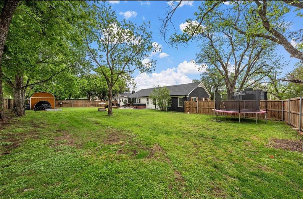 315 S Avenue G - Property Image