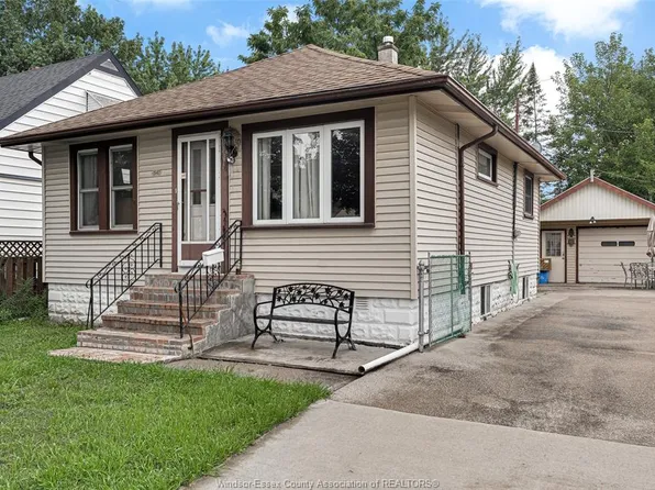 1547 Ellrose Ave, Windsor, ON N8Y 3X6