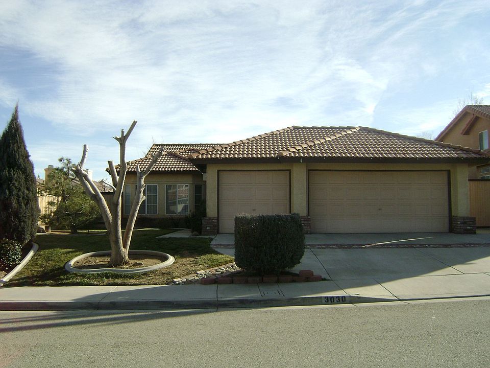 3 car garage plus RV Parking!