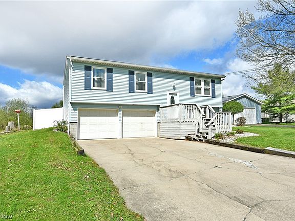 3rd image of 4539 N Leavitt Rd NW