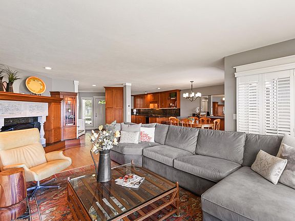 5th image of 555 Meadow Ct APT 11C
