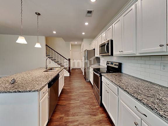 4th image of 3548 Okelly Dr