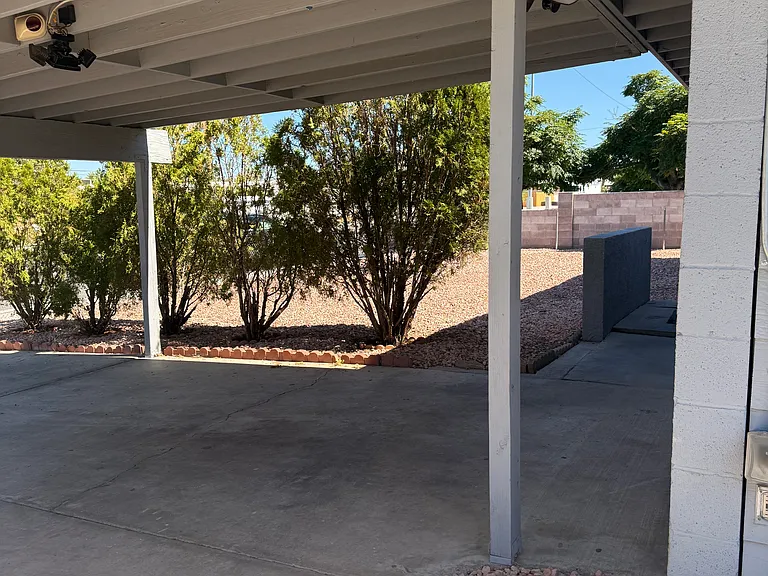 2753 Talbot St — Photo 6
