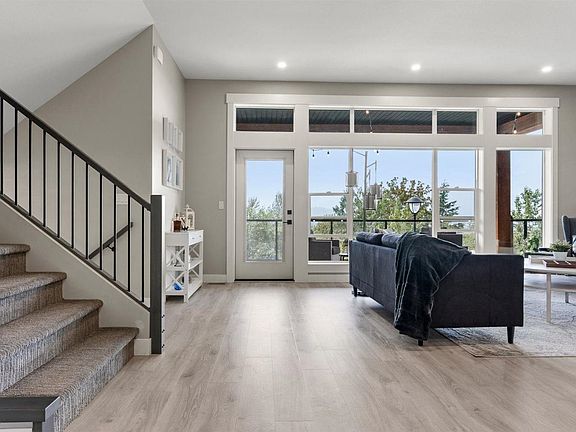4th image of 6262 Rexford Dr #4