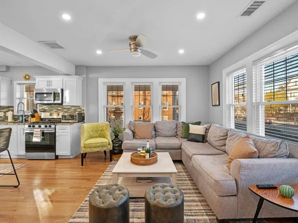 230 Lafayette St Unit 1, Salem, MA 01970