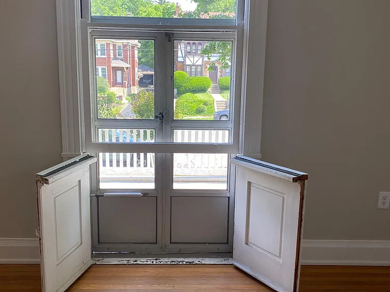 balcony entrance