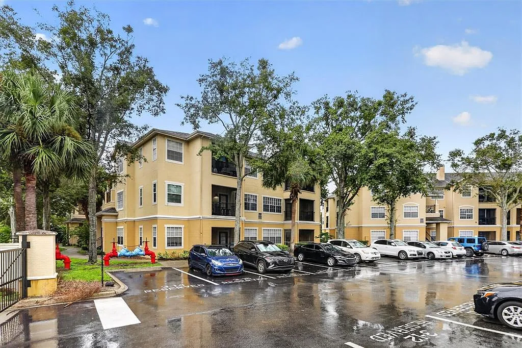 2 bed, 2.0 bath, 1014 sqft, $1,650 — Photo 1