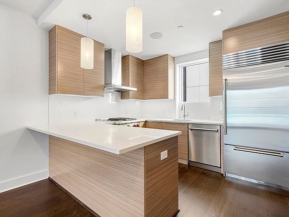 3rd image of 14 W Broadway Unit 604